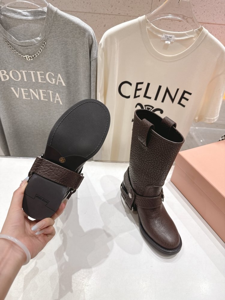 Сапоги женские фото 9