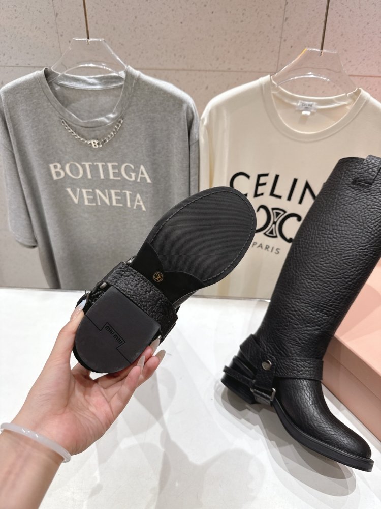 Сапоги женские фото 9