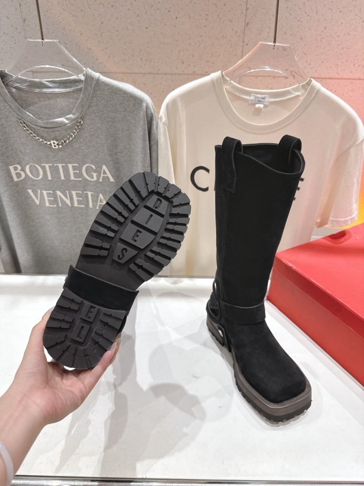 Сапоги женские фото 9