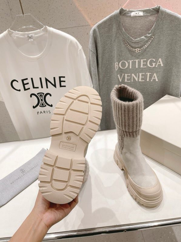 Сапоги женские фото 9