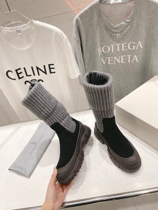 Сапоги женские фото 9