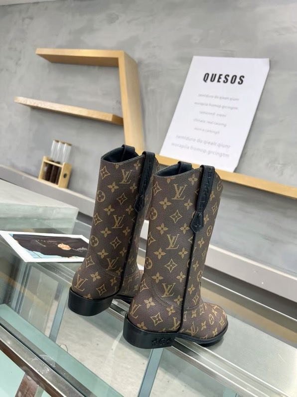 Чоботи жіночі фото 9