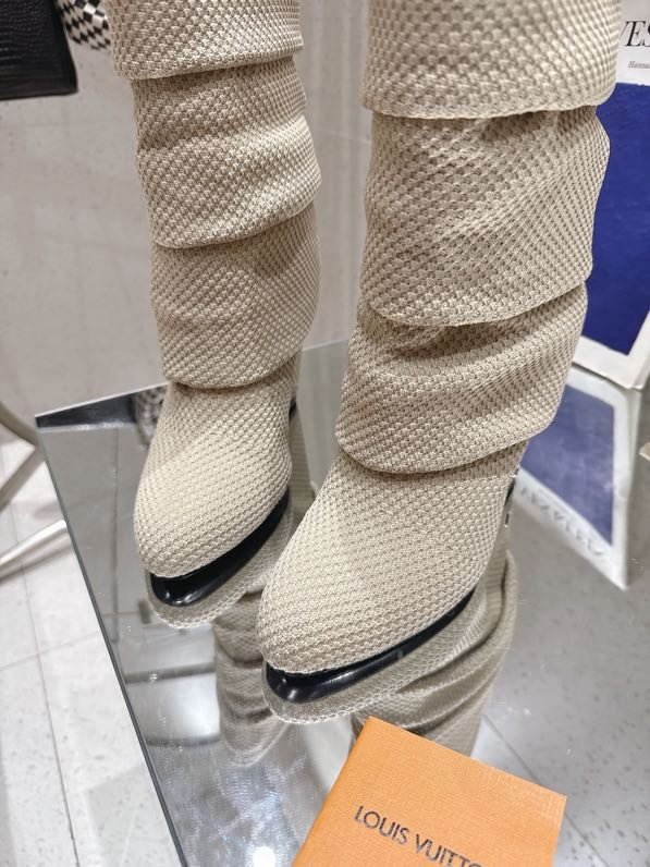 Сапоги женские фото 9