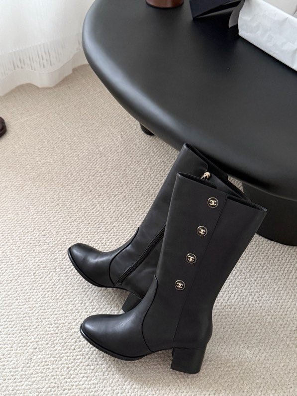 Сапоги женские фото 9