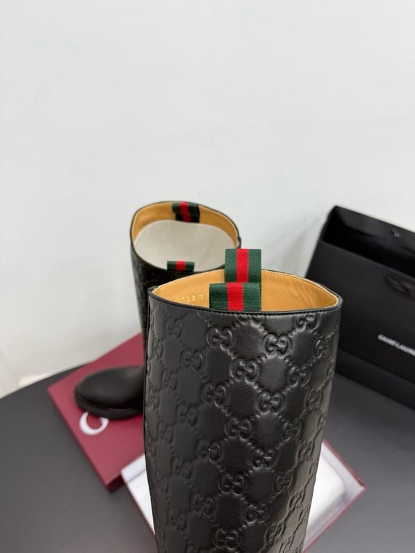 Сапоги женские фото 9