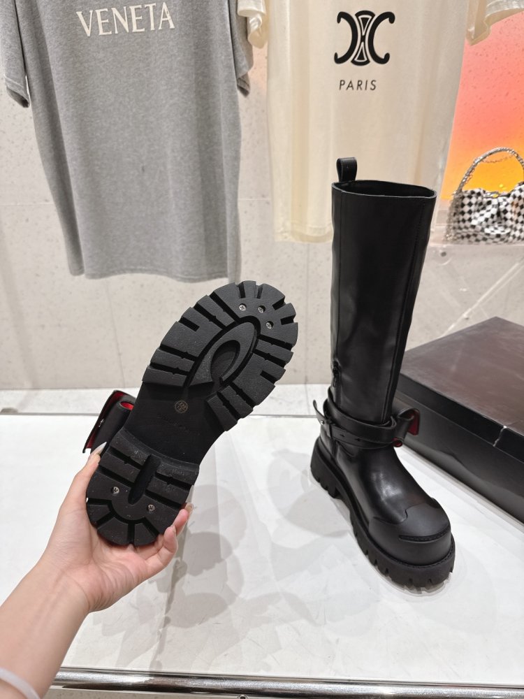 Сапоги женские фото 9