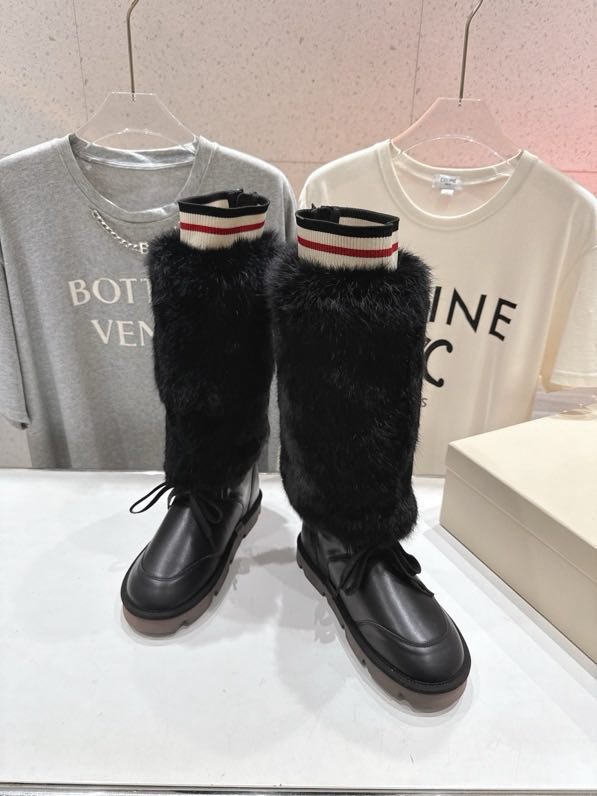 Boots winter from fur a rabbit фото 2