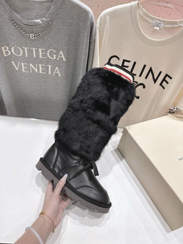 Boots winter from fur a rabbit фото 3