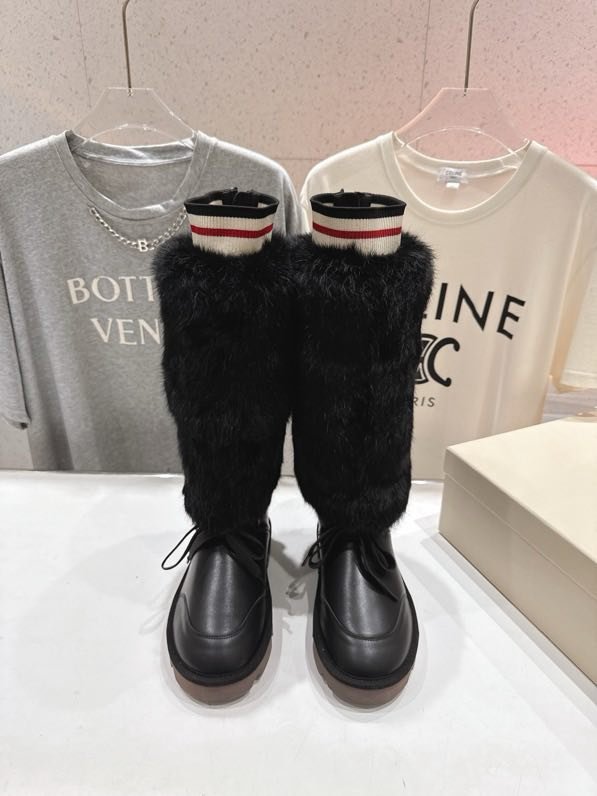 Boots winter from fur a rabbit фото 4