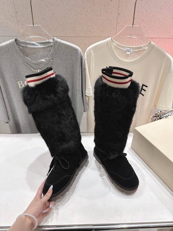 Boots winter from fur a rabbit фото 5