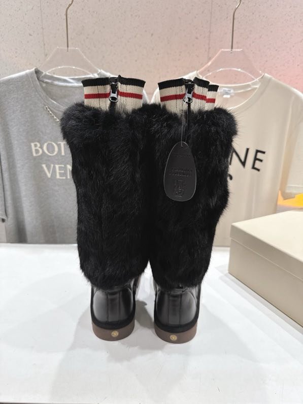 Boots winter from fur a rabbit фото 9