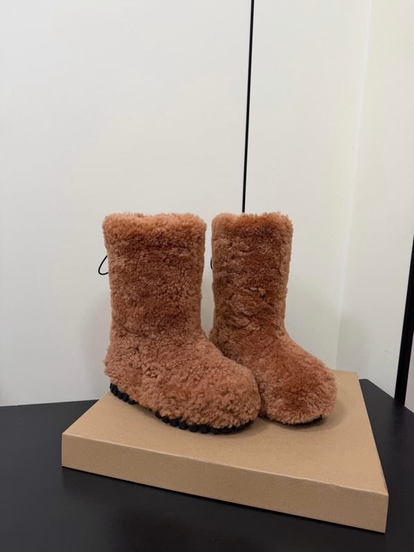 Boots winter women's fur фото 2