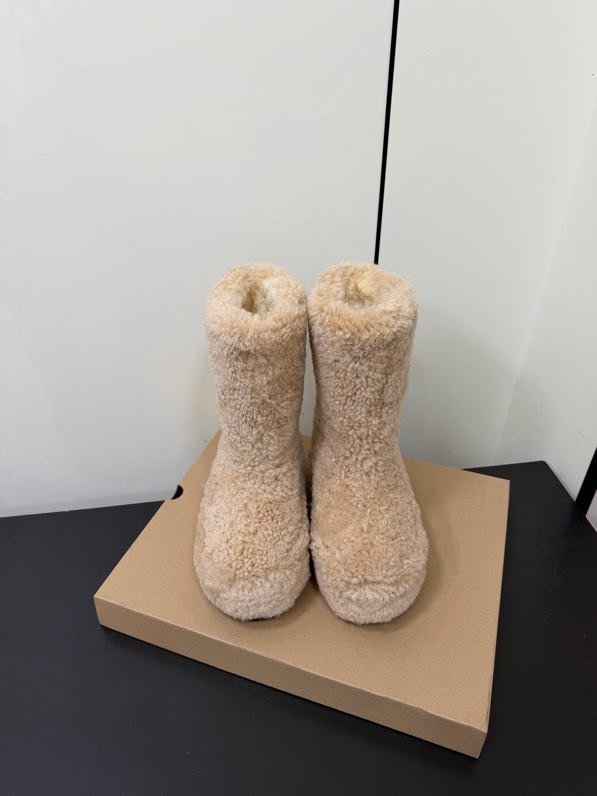 Boots winter women's fur фото 5