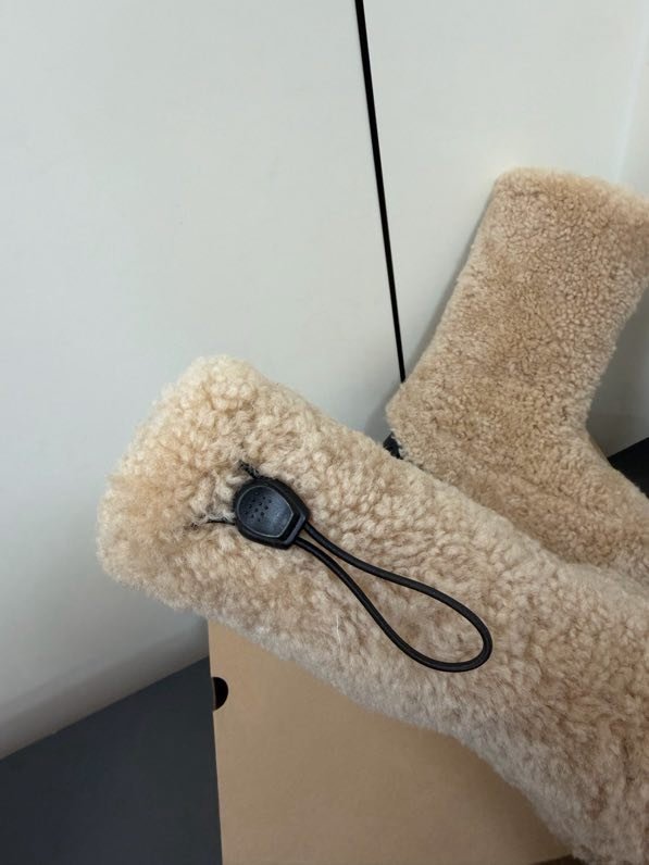 Boots winter women's fur фото 6