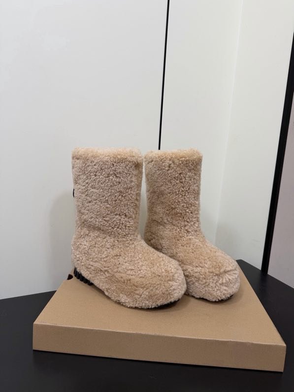 Boots winter women's fur фото 7