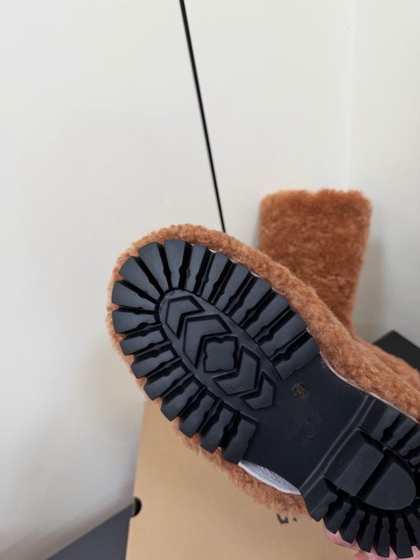 Boots winter women's fur фото 9