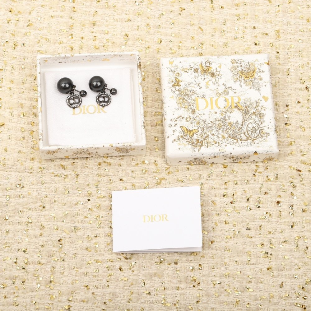 Серьги гвоздики