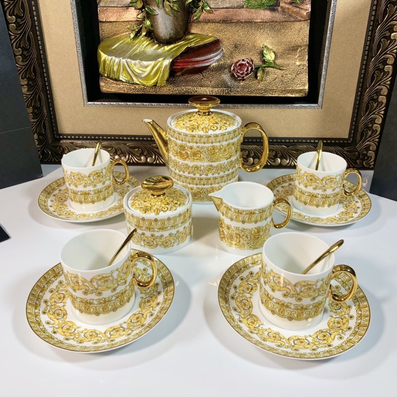 Сервиз из костяного фарфора на 4 персоны