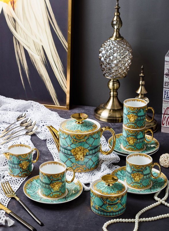 Сервиз из костяного фарфора на 4 персоны