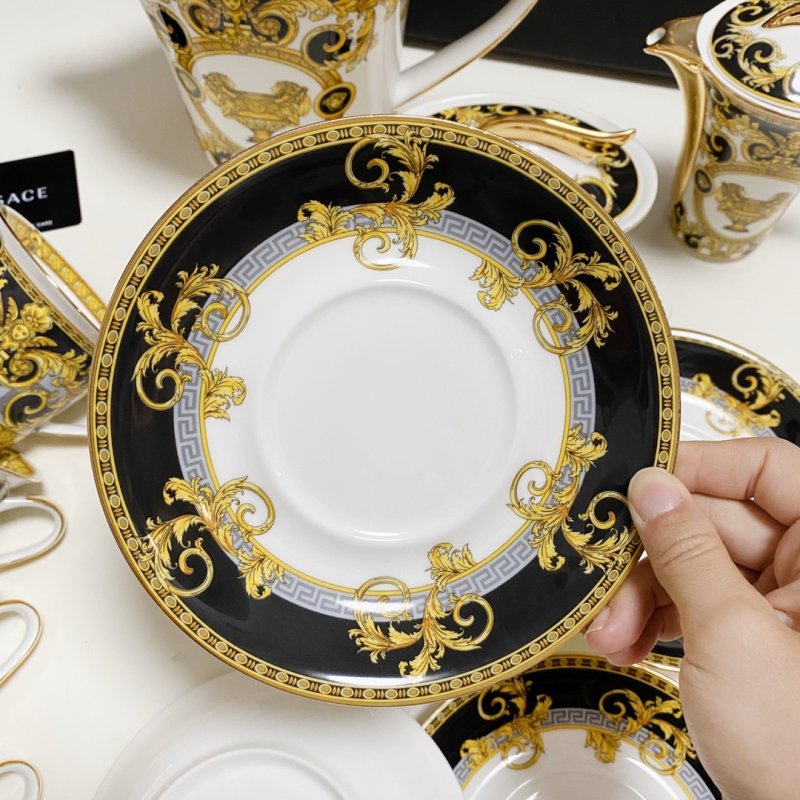 Сервиз из костяного фарфора на 4 персоны фото 8