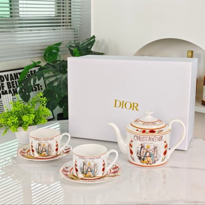 Service of bone porcelain