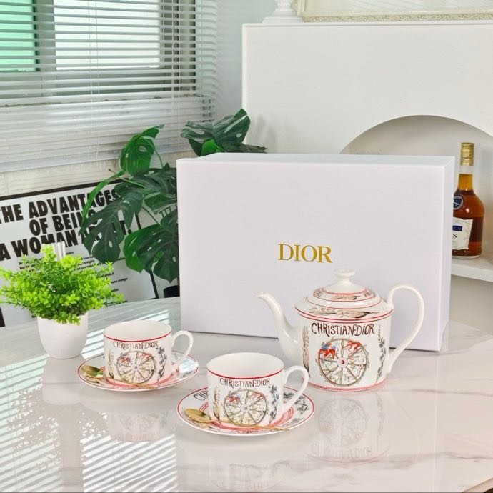 Service of bone porcelain
