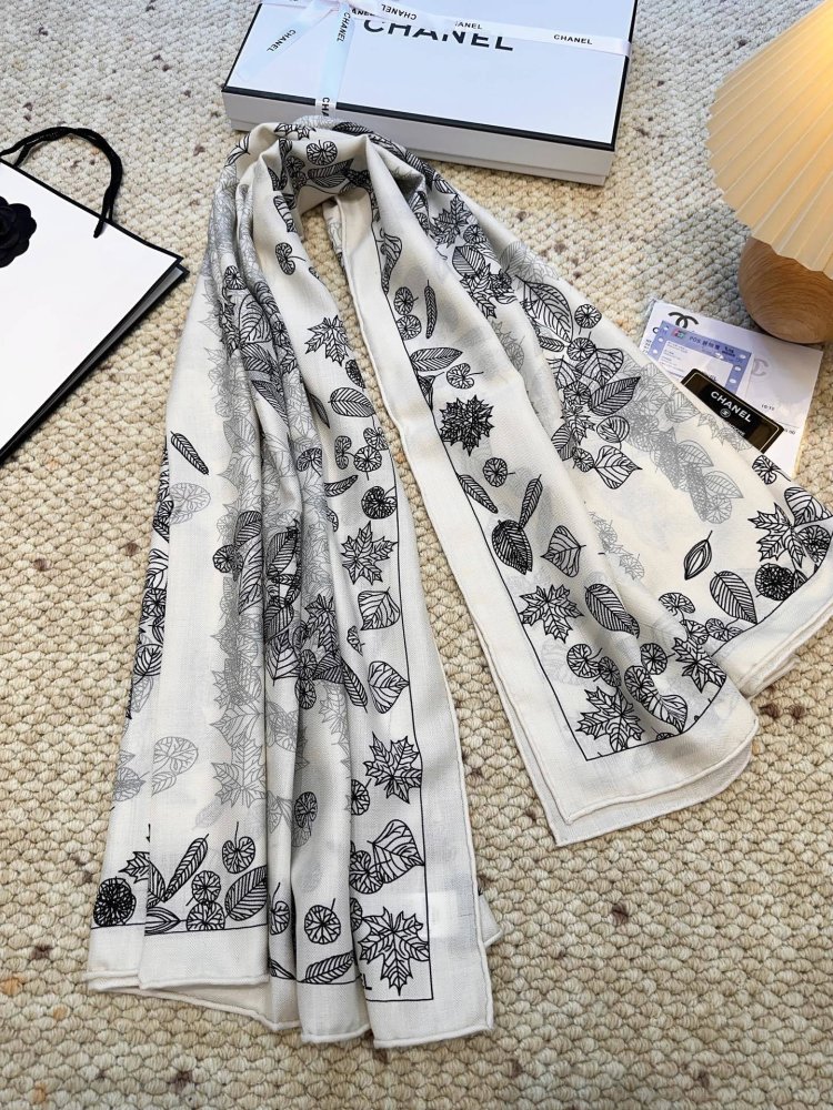 Shawl of cashmere and silks 140х140 cm