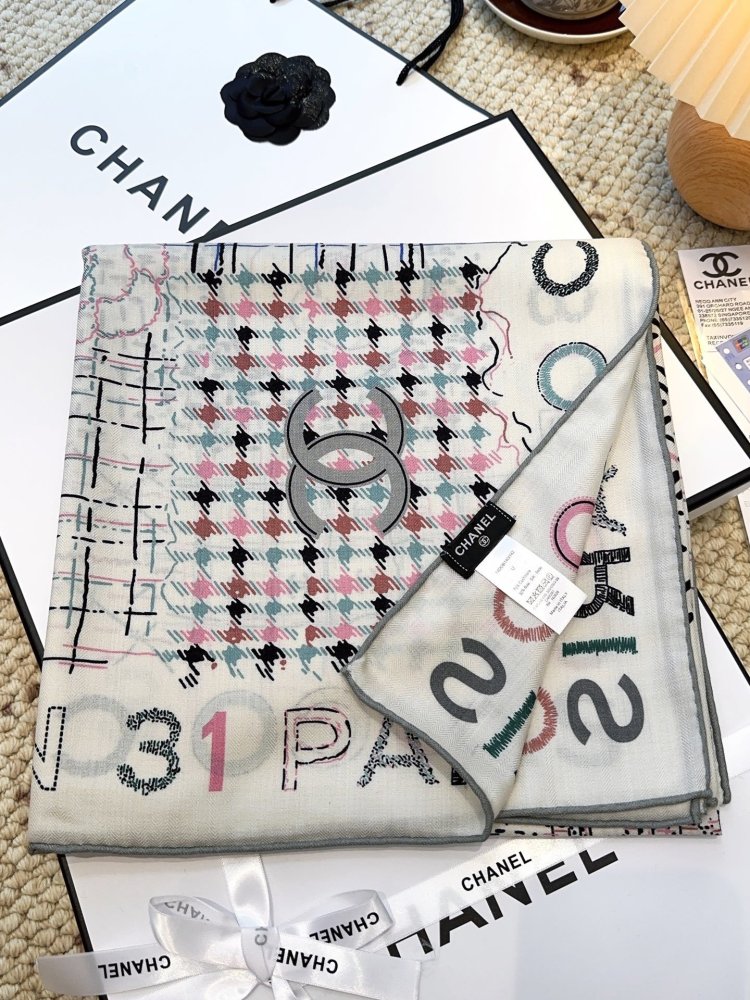 Shawl of cashmere and silks 140х140 cm