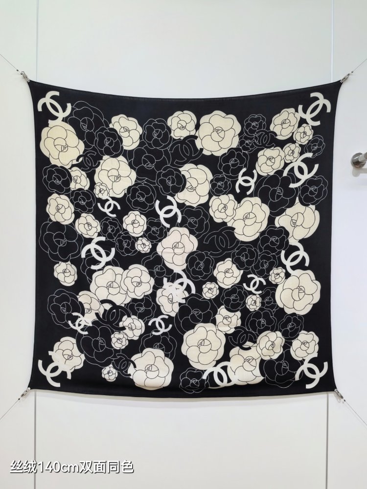 Shawl of cashmere and silks 140х140 cm