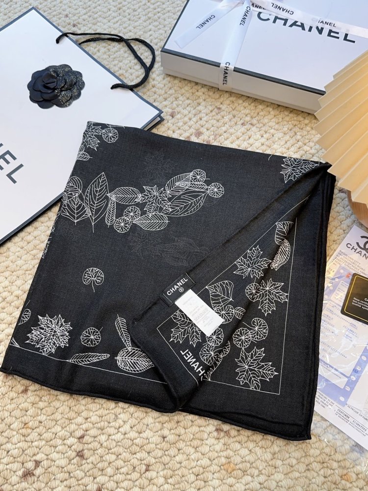 Shawl of cashmere and silks 140х140 cm фото 2