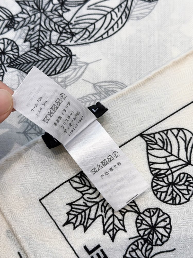 Shawl of cashmere and silks 140х140 cm фото 3