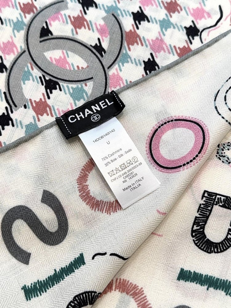 Shawl of cashmere and silks 140х140 cm фото 3