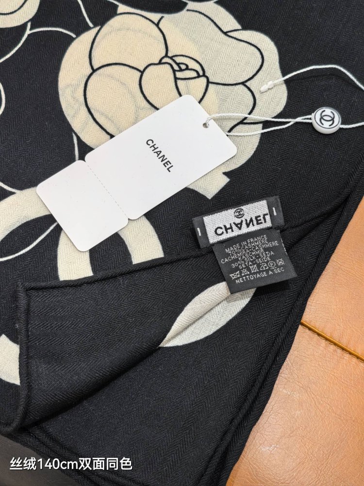 Shawl of cashmere and silks 140х140 cm фото 5