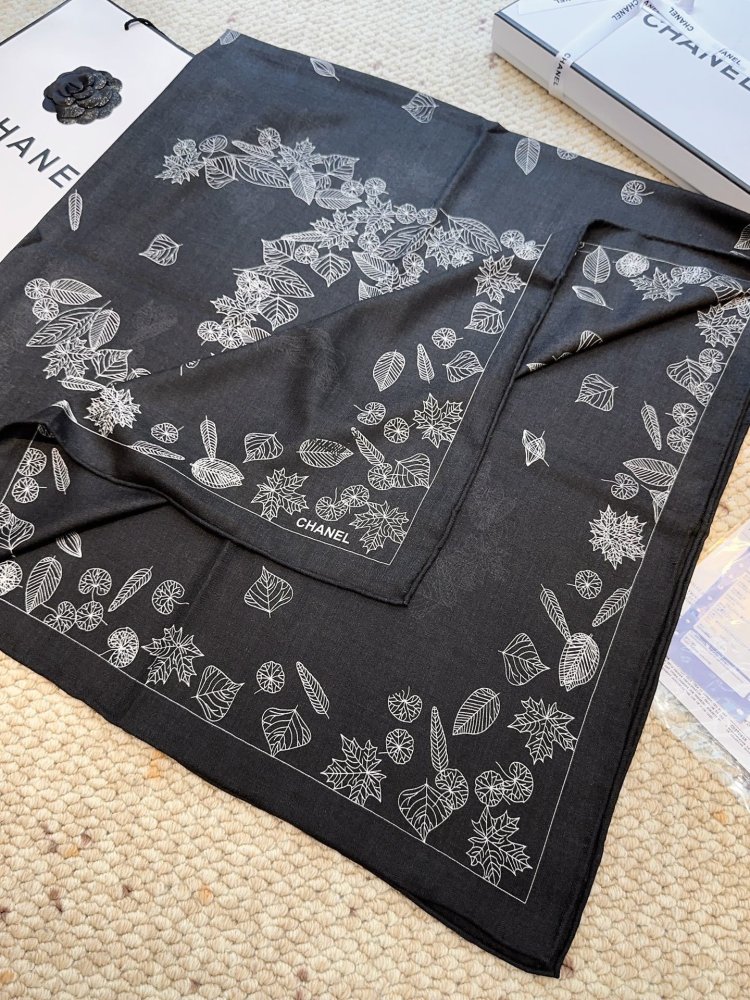 Shawl of cashmere and silks 140х140 cm фото 6