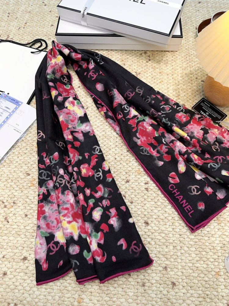 Shawl of cashmere and silks 140х140 cm фото 6