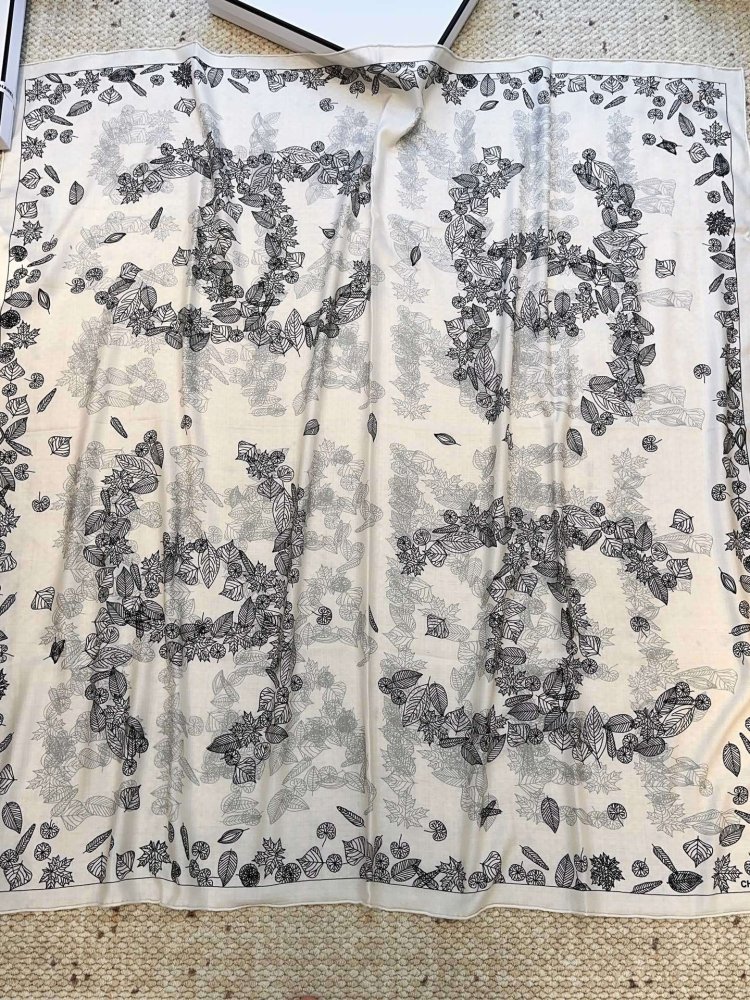 Shawl of cashmere and silks 140х140 cm фото 8