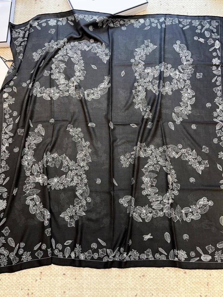 Shawl of cashmere and silks 140х140 cm фото 8