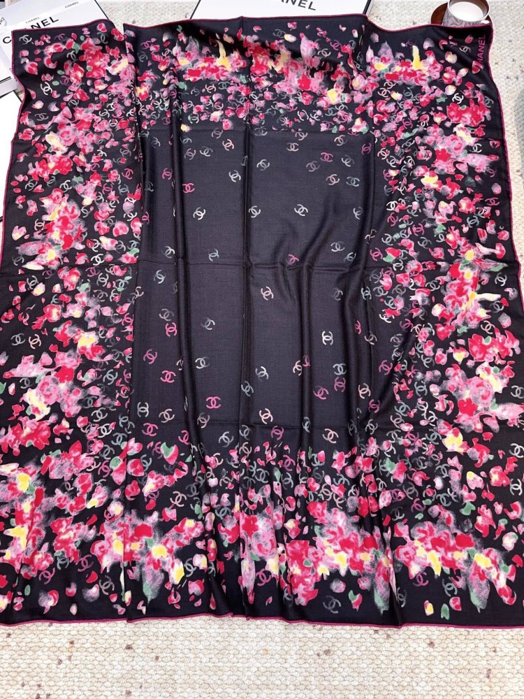 Shawl of cashmere and silks 140х140 cm фото 8