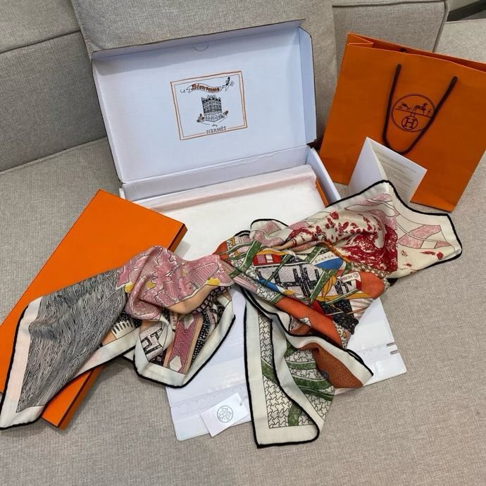 Shawl of silks and cashmere