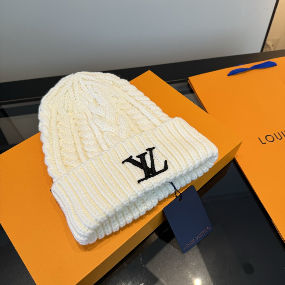 Шапка вязаная