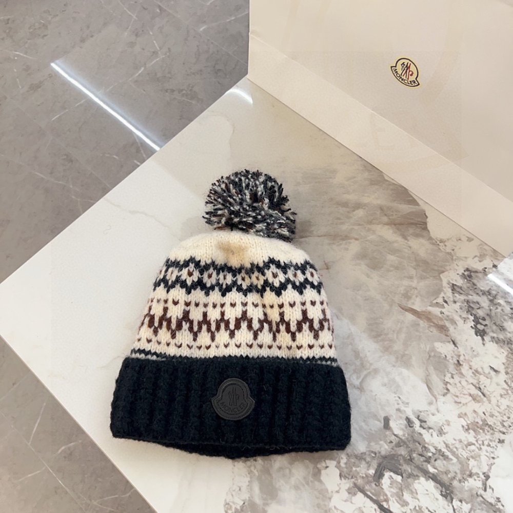 Шапка вязаная