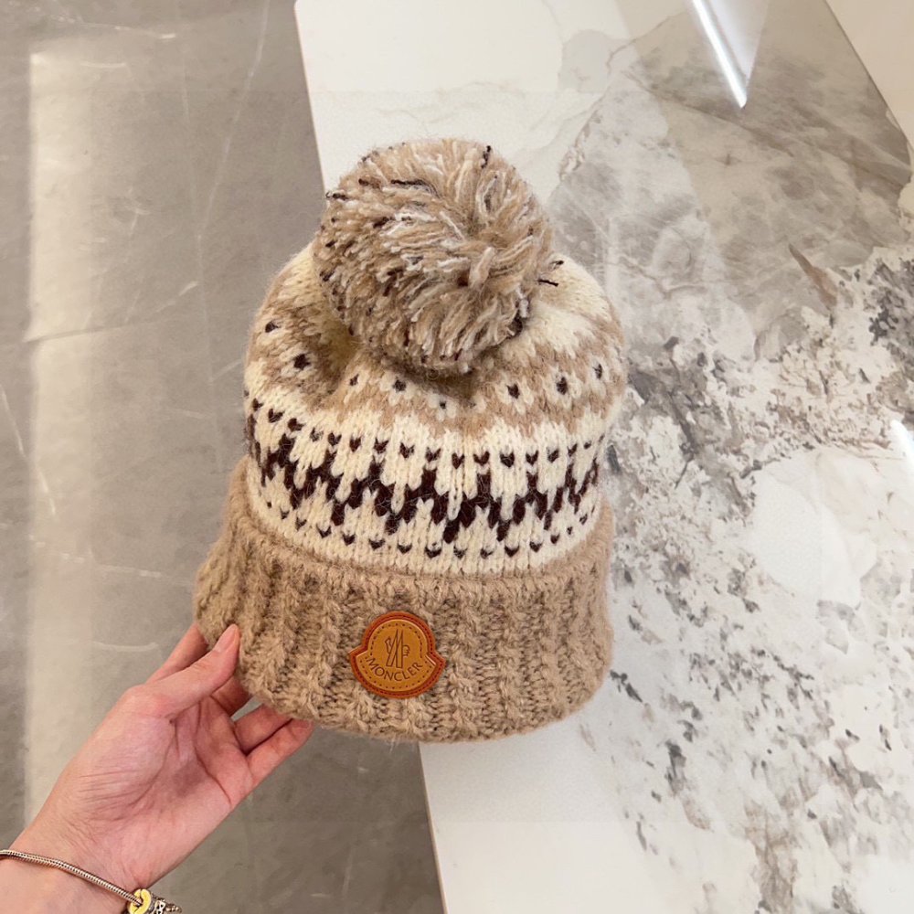 Шапка вязаная фото 2