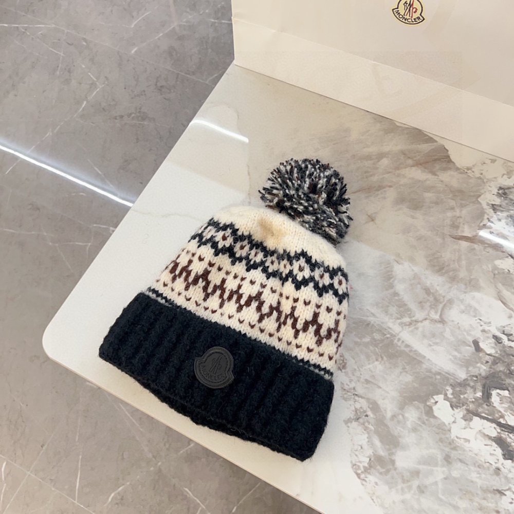 Шапка вязаная фото 2