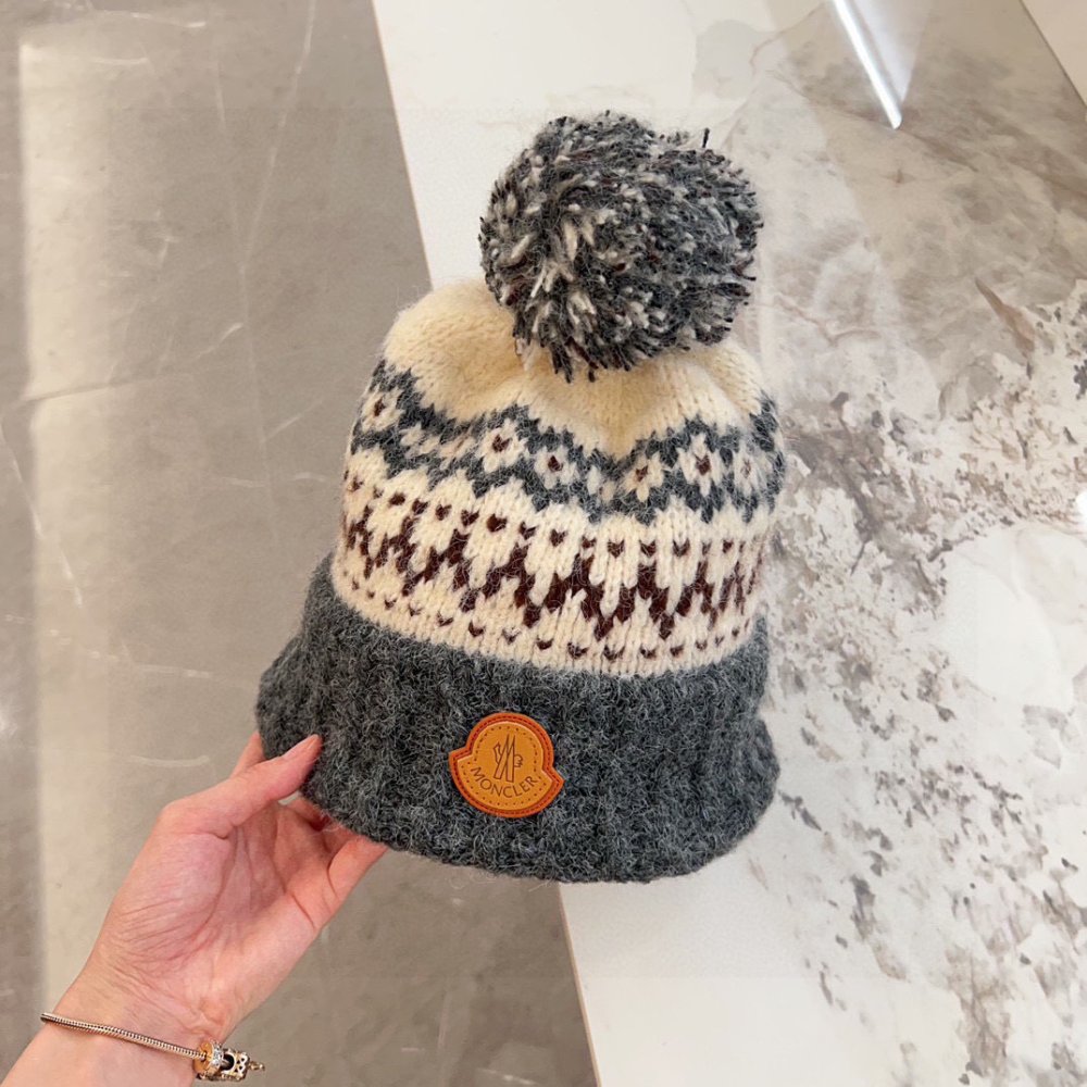 Шапка вязаная фото 2