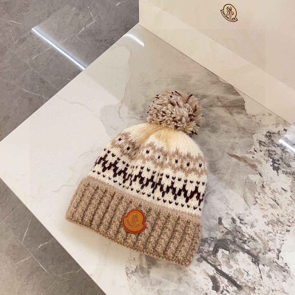 Шапка вязаная фото 3