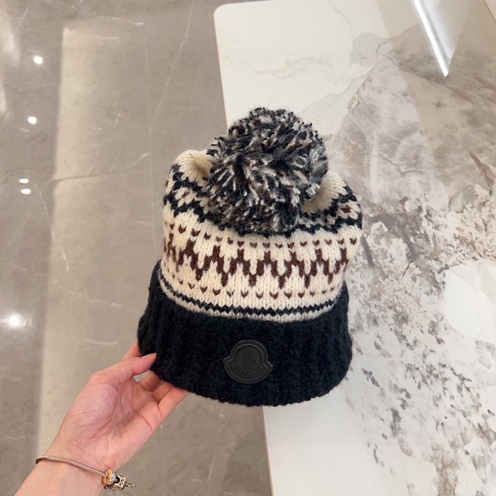 Шапка вязаная фото 3