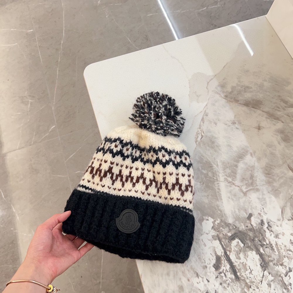 Шапка вязаная фото 4