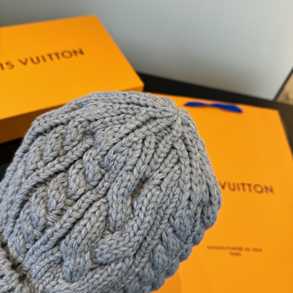 Шапка вязаная фото 5