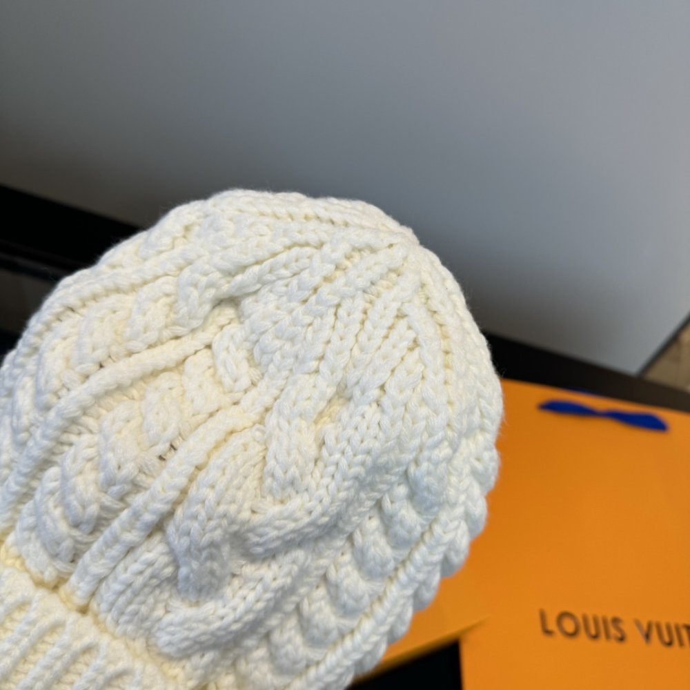 Шапка вязаная фото 5