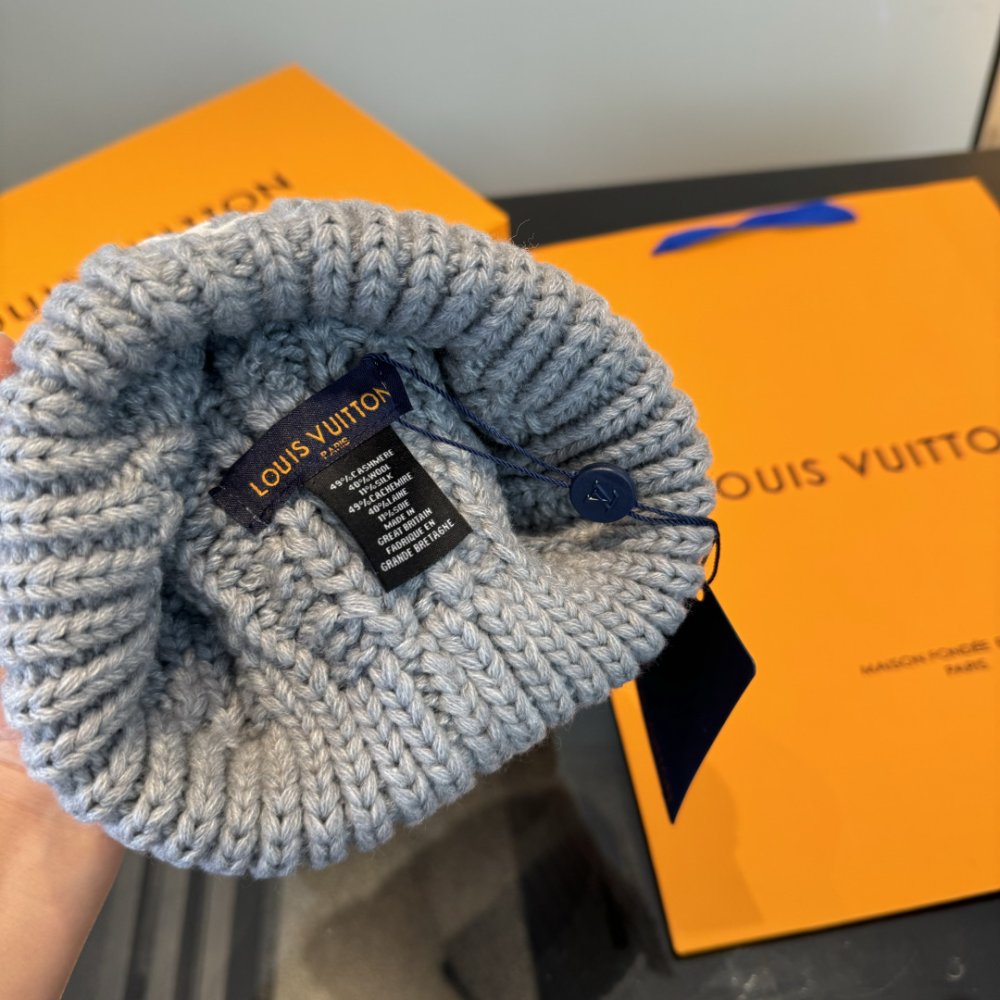 Шапка вязаная фото 6